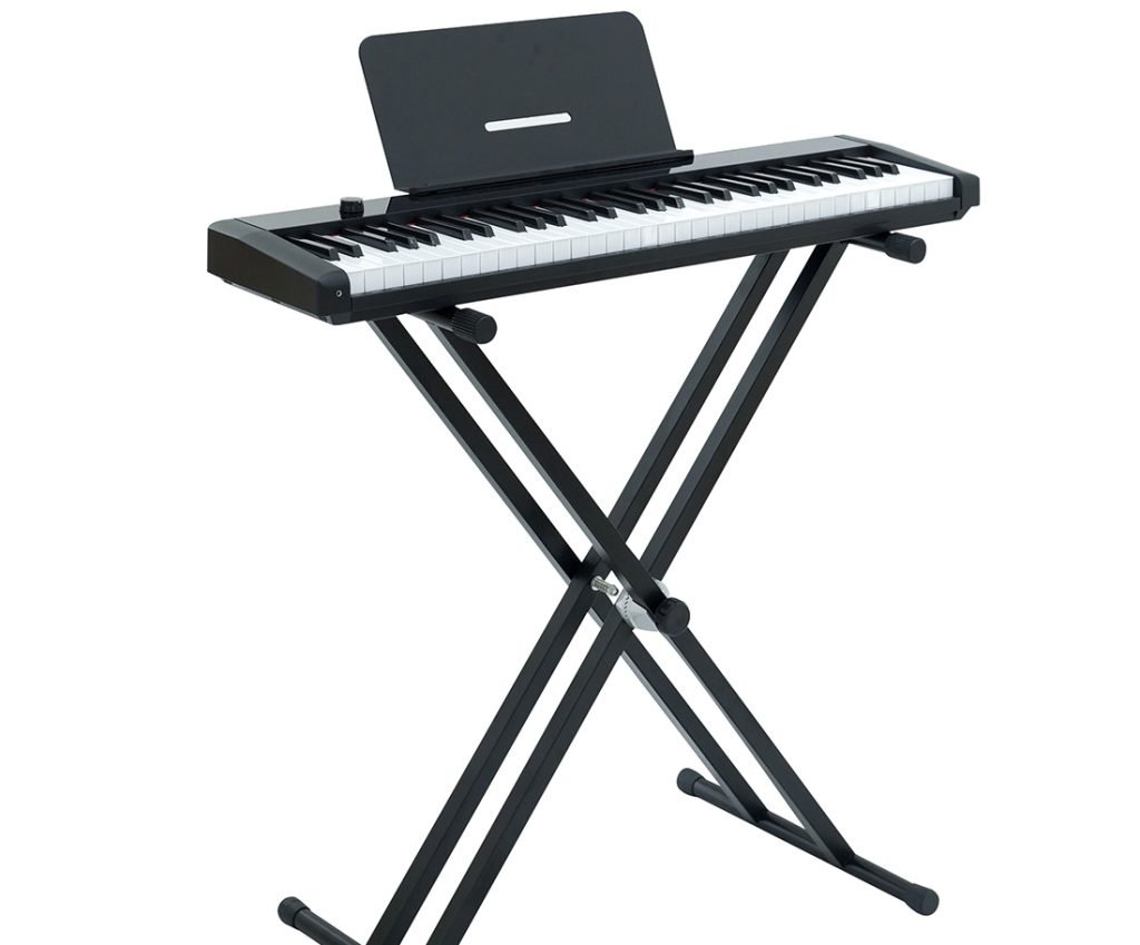 Pearl River E2 Keyboard on stand